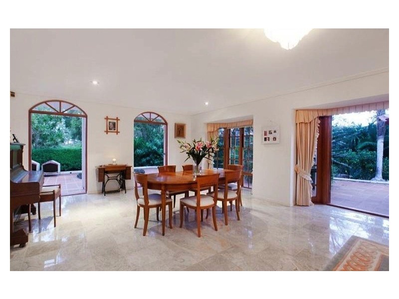 243 Moons La, Brookfield QLD 4069