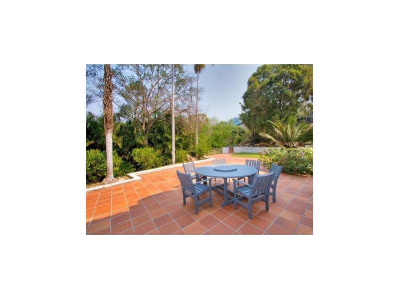 243 Moons La, Brookfield QLD 4069