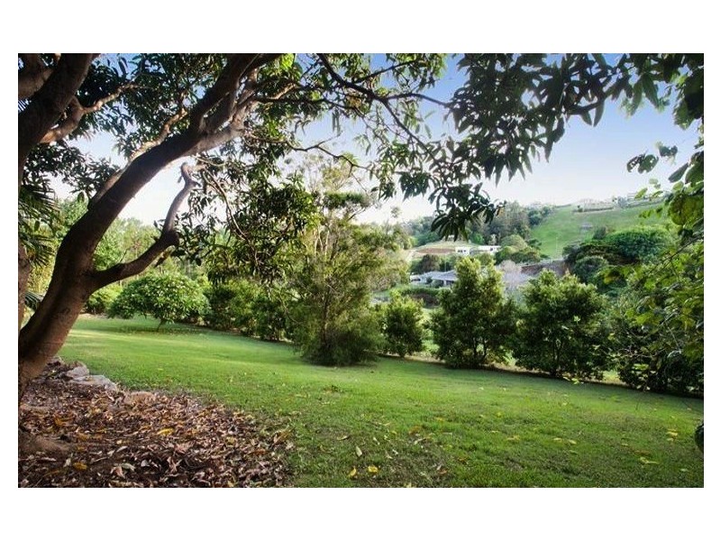 243 Moons La, Brookfield QLD 4069