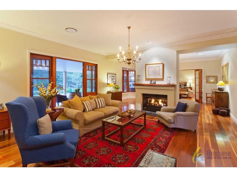 15 Nioka St, Brookfield QLD 4069