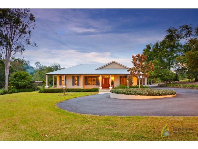 15 Nioka St, Brookfield QLD 4069