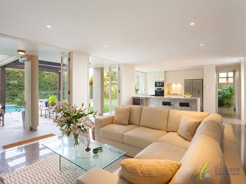 28 Laurel Ave, Chelmer QLD 4068