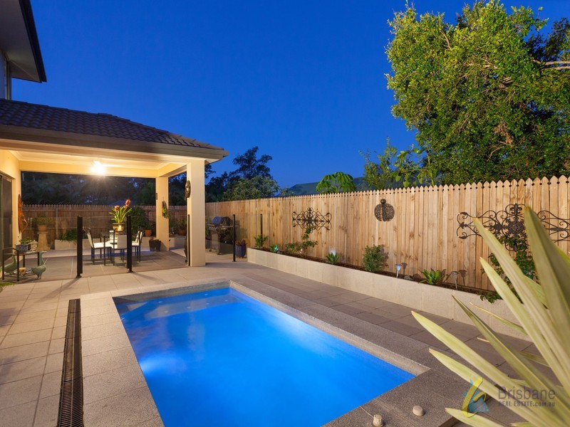 6 Makepeace Place, Bellbowrie QLD 4070