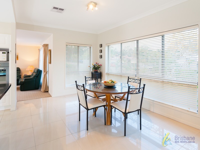 6 Makepeace Place, Bellbowrie QLD 4070