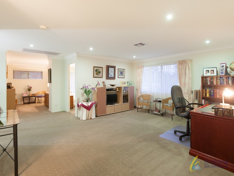 6 Makepeace Place, Bellbowrie QLD 4070