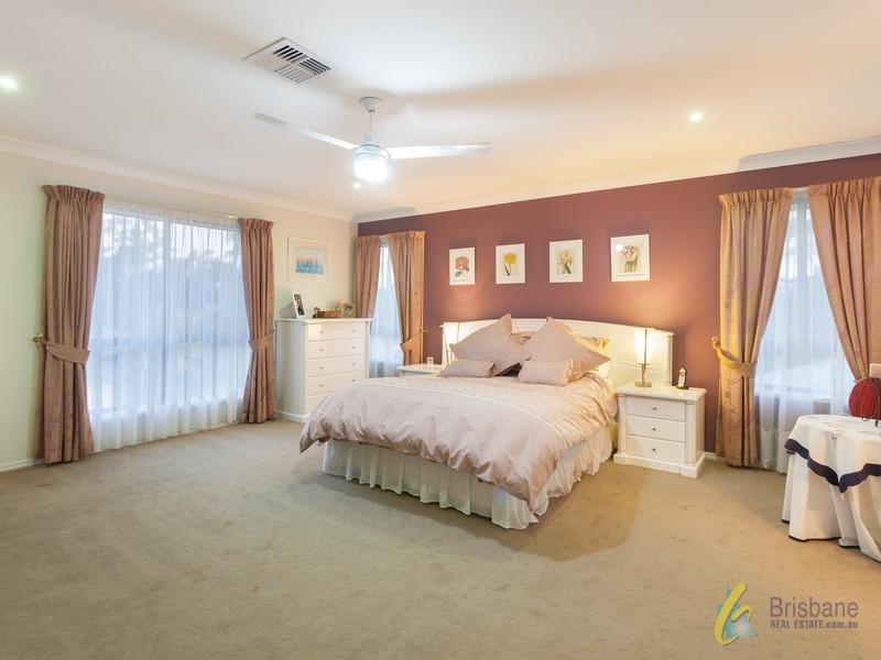 6 Makepeace Place, Bellbowrie QLD 4070