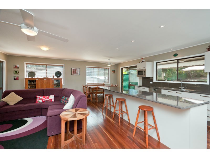 1 Twilight Street, Kenmore QLD 4069