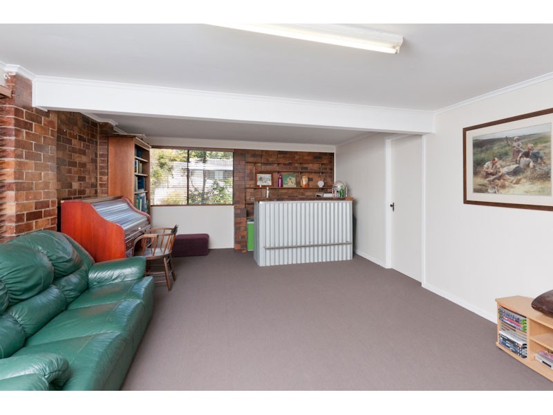 1 Twilight Street, Kenmore QLD 4069