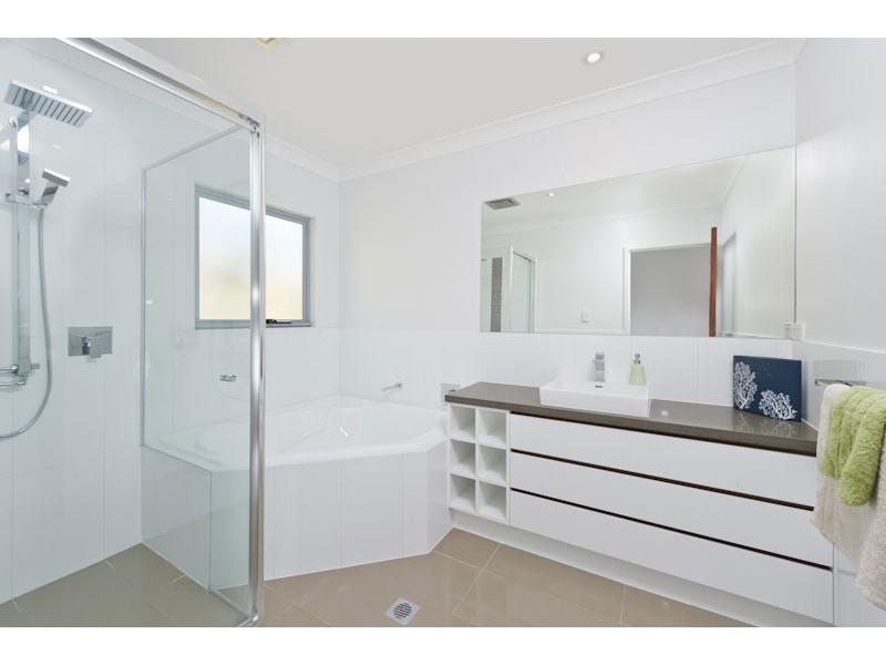 57 Disraeli Street, Indooroopilly QLD 4068