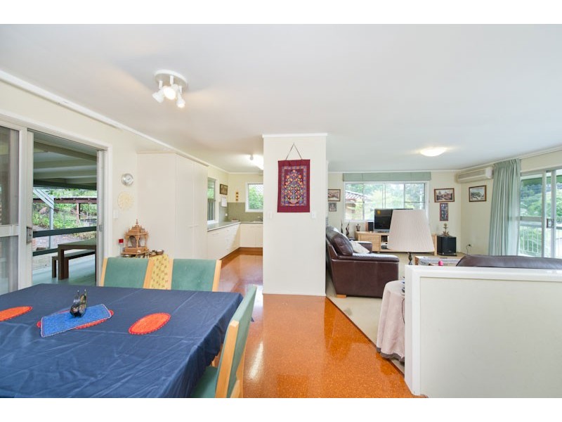 24 Cassandra Street, Chapel Hill QLD 4069