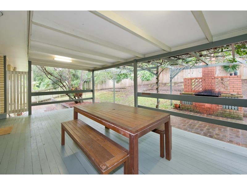 24 Cassandra Street, Chapel Hill QLD 4069