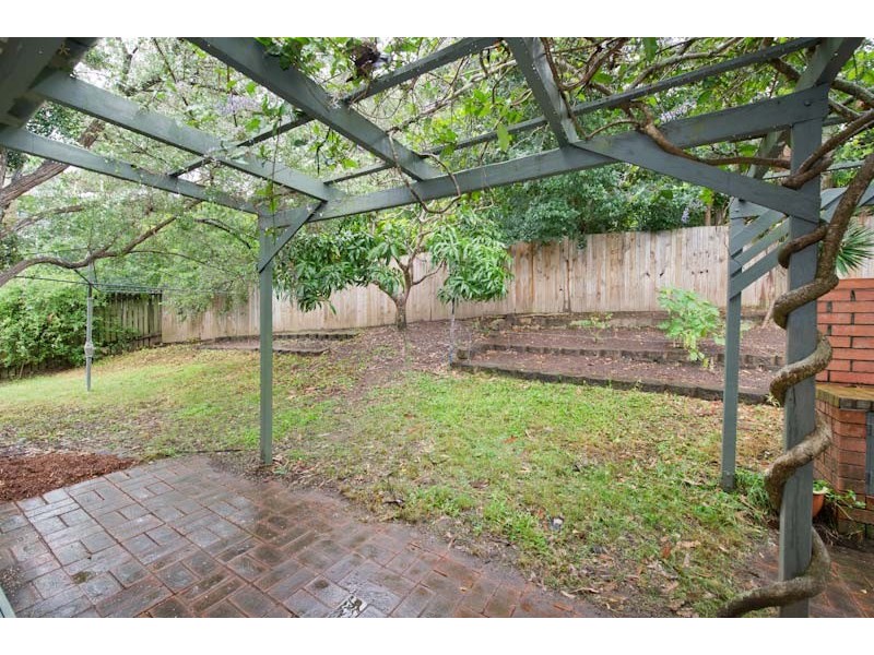 24 Cassandra Street, Chapel Hill QLD 4069