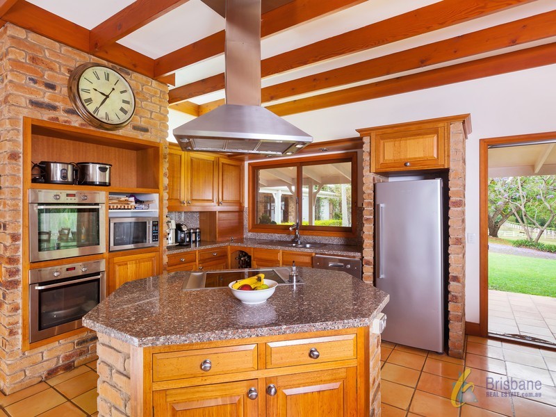 348 Gold Creek Road, Brookfield QLD 4069