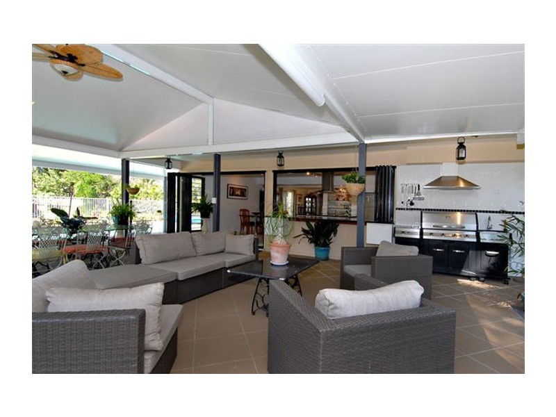 9 Jacana Crt, Bellbowrie QLD 4070