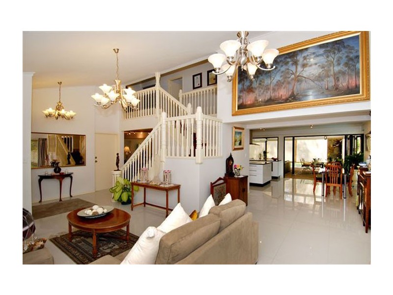 9 Jacana Crt, Bellbowrie QLD 4070