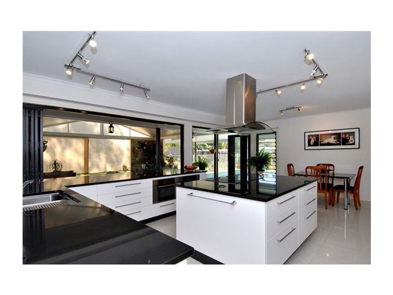 9 Jacana Crt, Bellbowrie QLD 4070