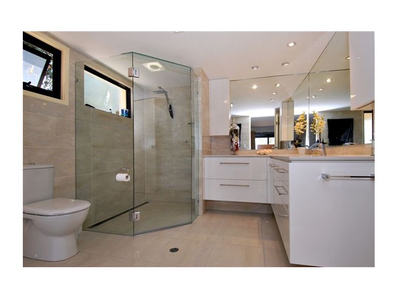 9 Jacana Crt, Bellbowrie QLD 4070