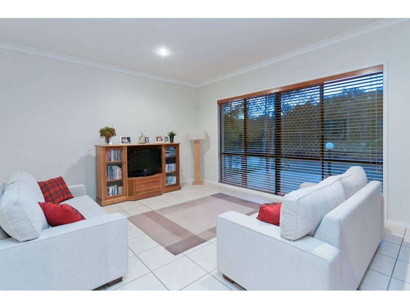 63 Wendouree Cr, Westlake QLD 4074