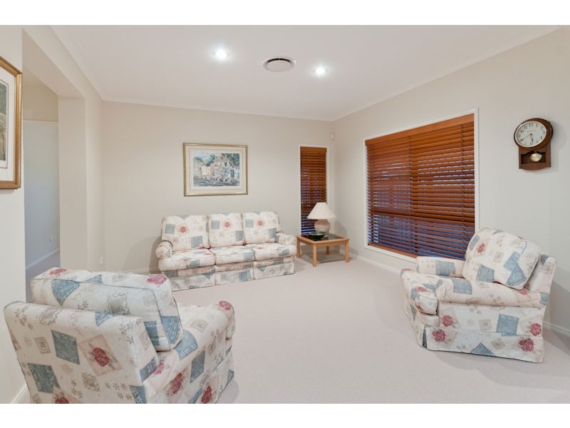 63 Wendouree Cr, Westlake QLD 4074