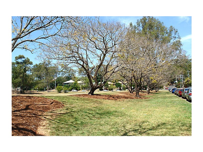 111 Munro Street, St Lucia QLD 4067