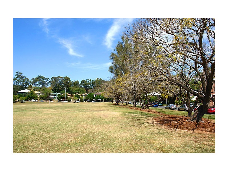 111 Munro Street, St Lucia QLD 4067