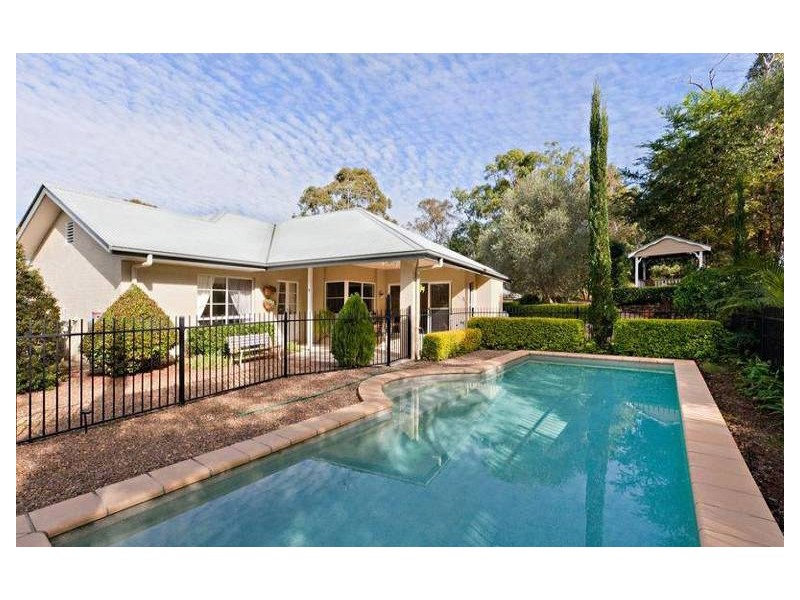 24 Lucas Place, Pullenvale QLD 4069