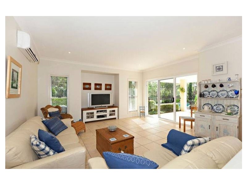 24 Lucas Place, Pullenvale QLD 4069