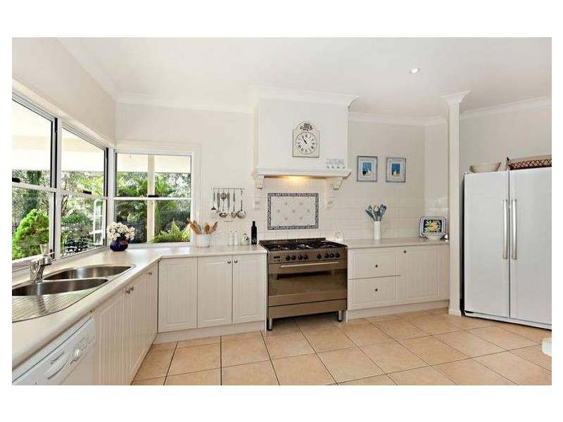 24 Lucas Place, Pullenvale QLD 4069