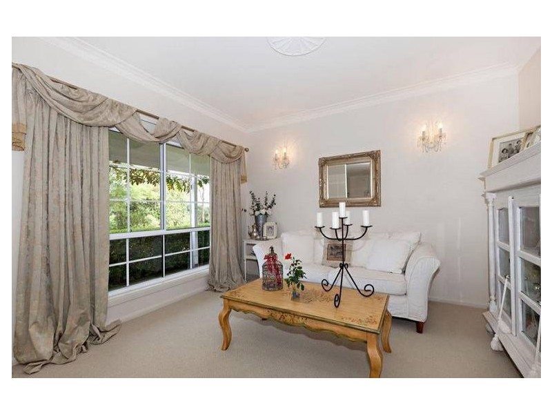 24 Lucas Place, Pullenvale QLD 4069