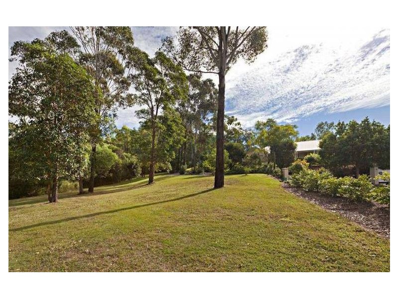 24 Lucas Place, Pullenvale QLD 4069