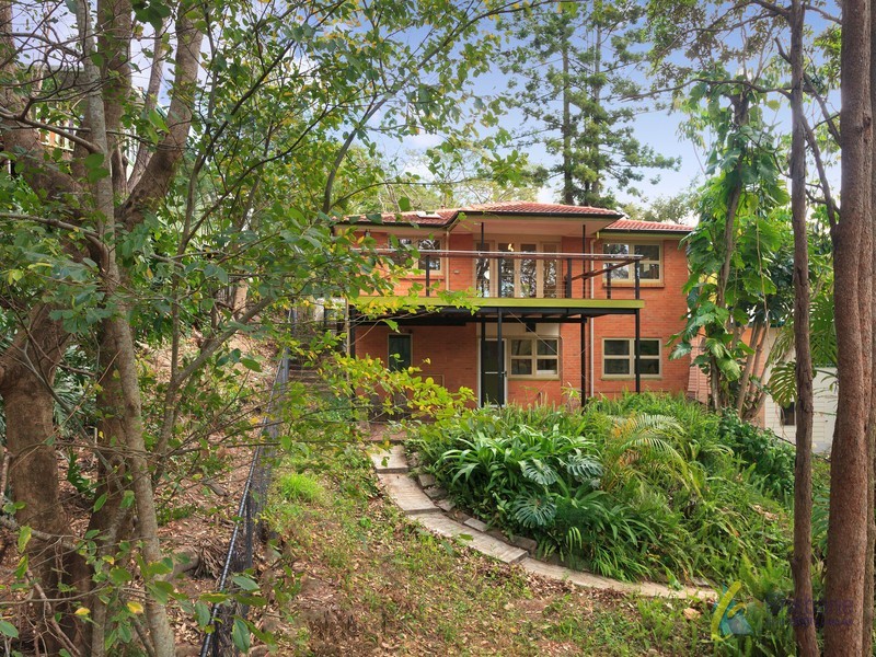 67 Burbong Street, Chapel Hill QLD 4069