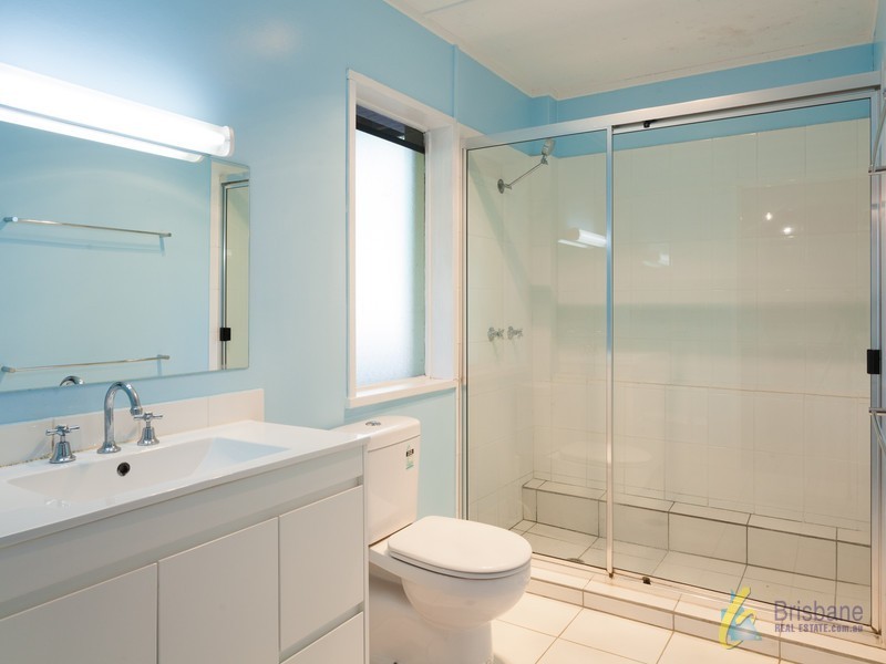 67 Burbong Street, Chapel Hill QLD 4069