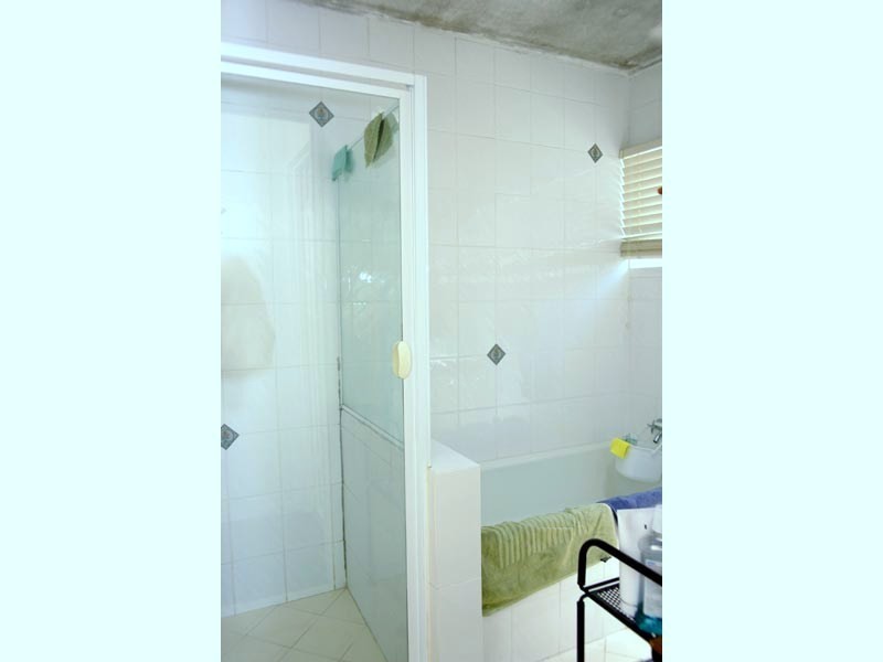 8 Gleneagle Street, Kenmore QLD 4069