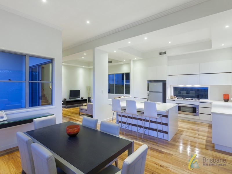 55 Disraeli Street, Indooroopilly QLD 4068