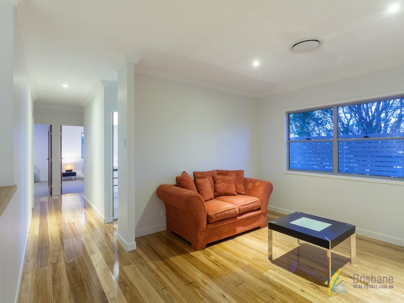 55 Disraeli Street, Indooroopilly QLD 4068