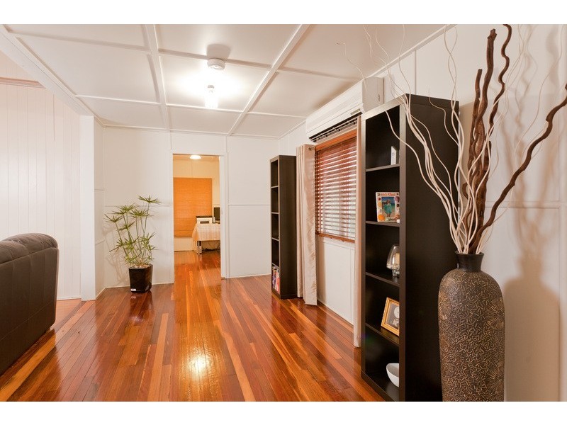 5 Byrne St, Bundamba QLD 4304