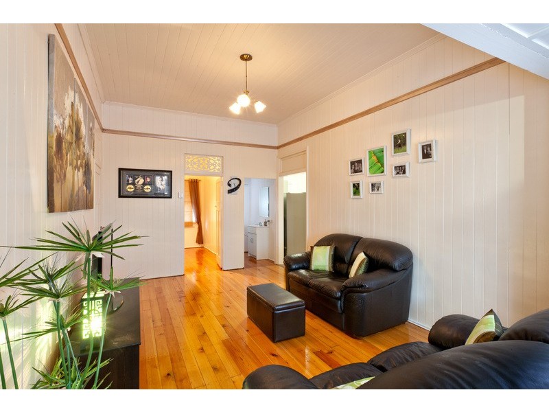 5 Byrne St, Bundamba QLD 4304