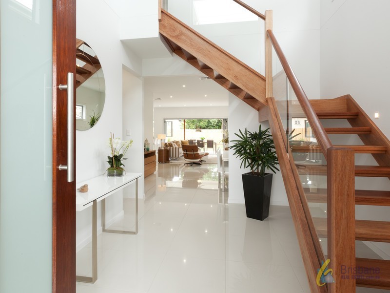 149 Graceville Ave, Graceville QLD 4075