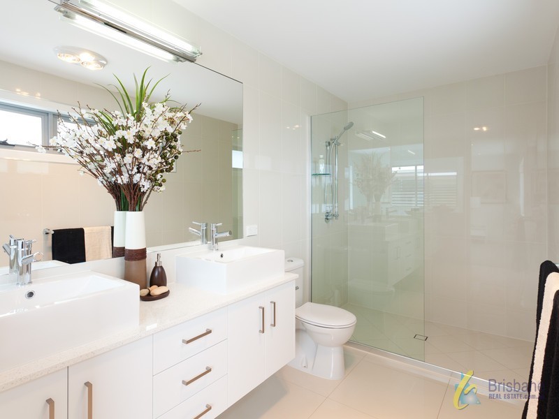 149 Graceville Ave, Graceville QLD 4075