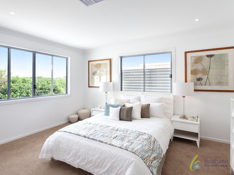 149 Graceville Ave, Graceville QLD 4075