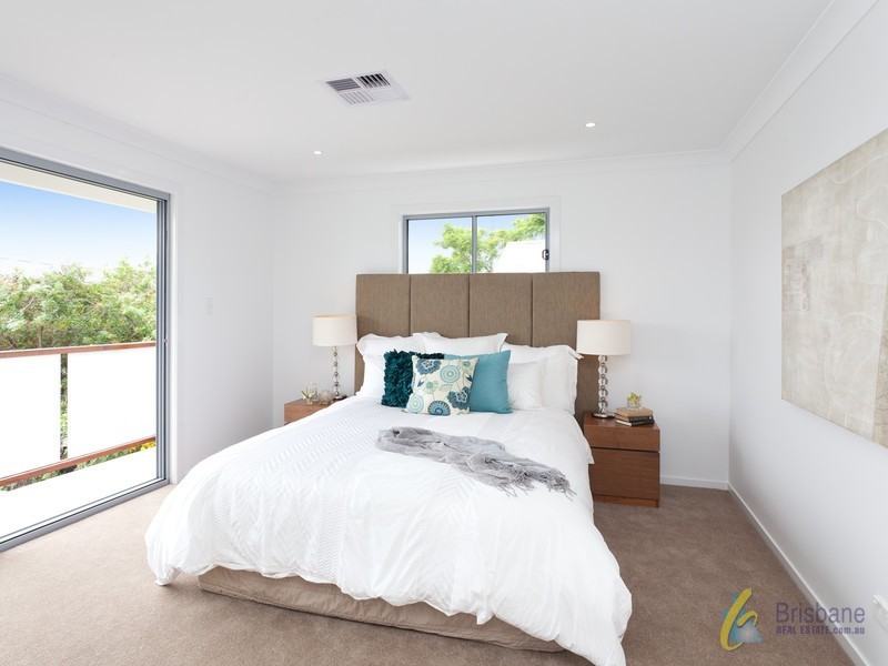 149 Graceville Ave, Graceville QLD 4075