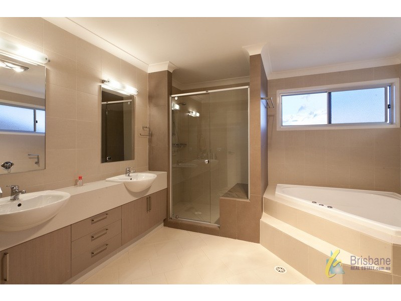 10 Brinley Pl, Sinnamon Park QLD 4073