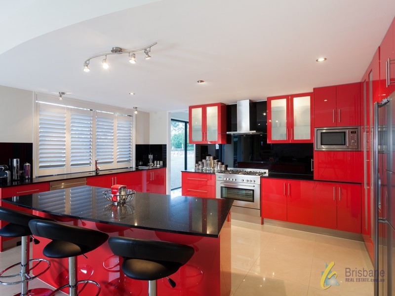 8 Millbrook Drive, Pullenvale QLD 4069