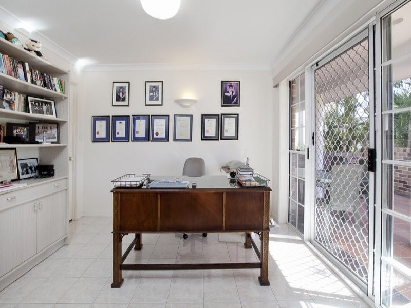 21 Woolner Place, Mount Ommaney QLD 4074