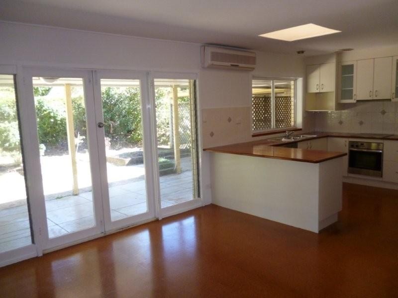 9 Canongate Street, Kenmore QLD 4069