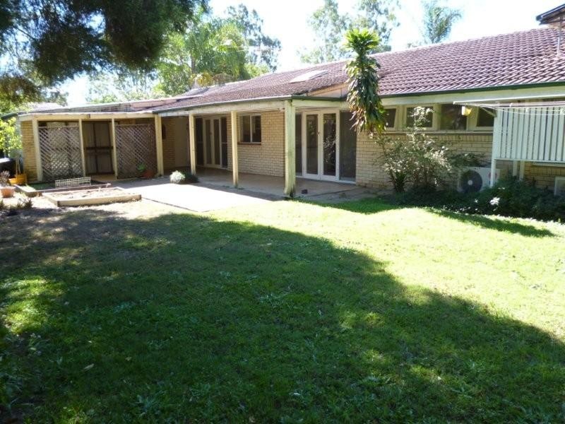 9 Canongate Street, Kenmore QLD 4069