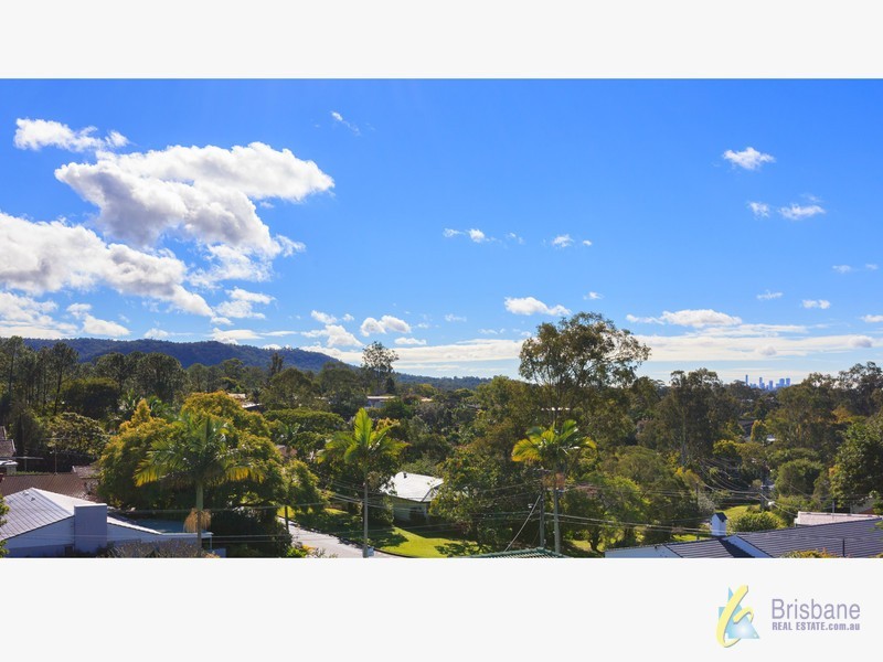 14 Gleneagle Street, Kenmore QLD 4069