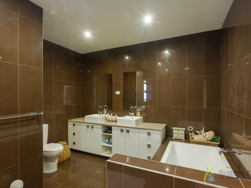 200 Graceville Ave, Graceville QLD 4075