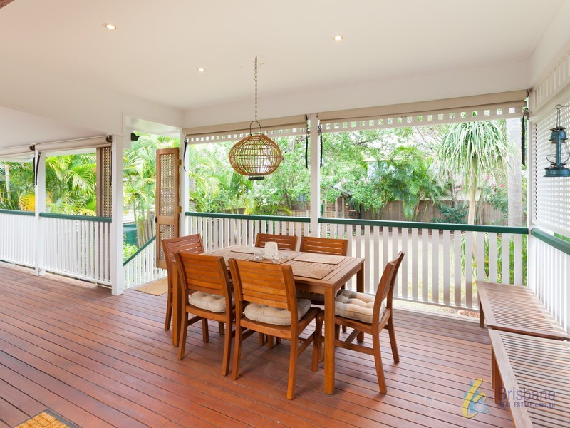 11 Haldane St, Graceville QLD 4075