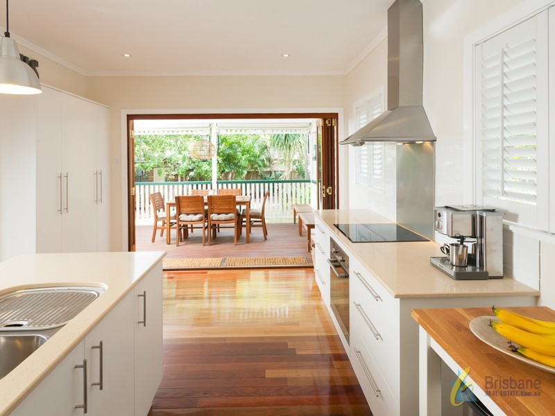 11 Haldane St, Graceville QLD 4075